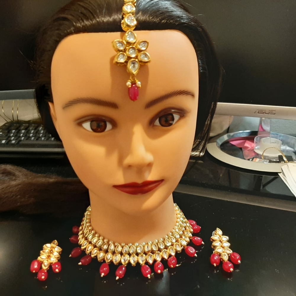 Kundan jewelry